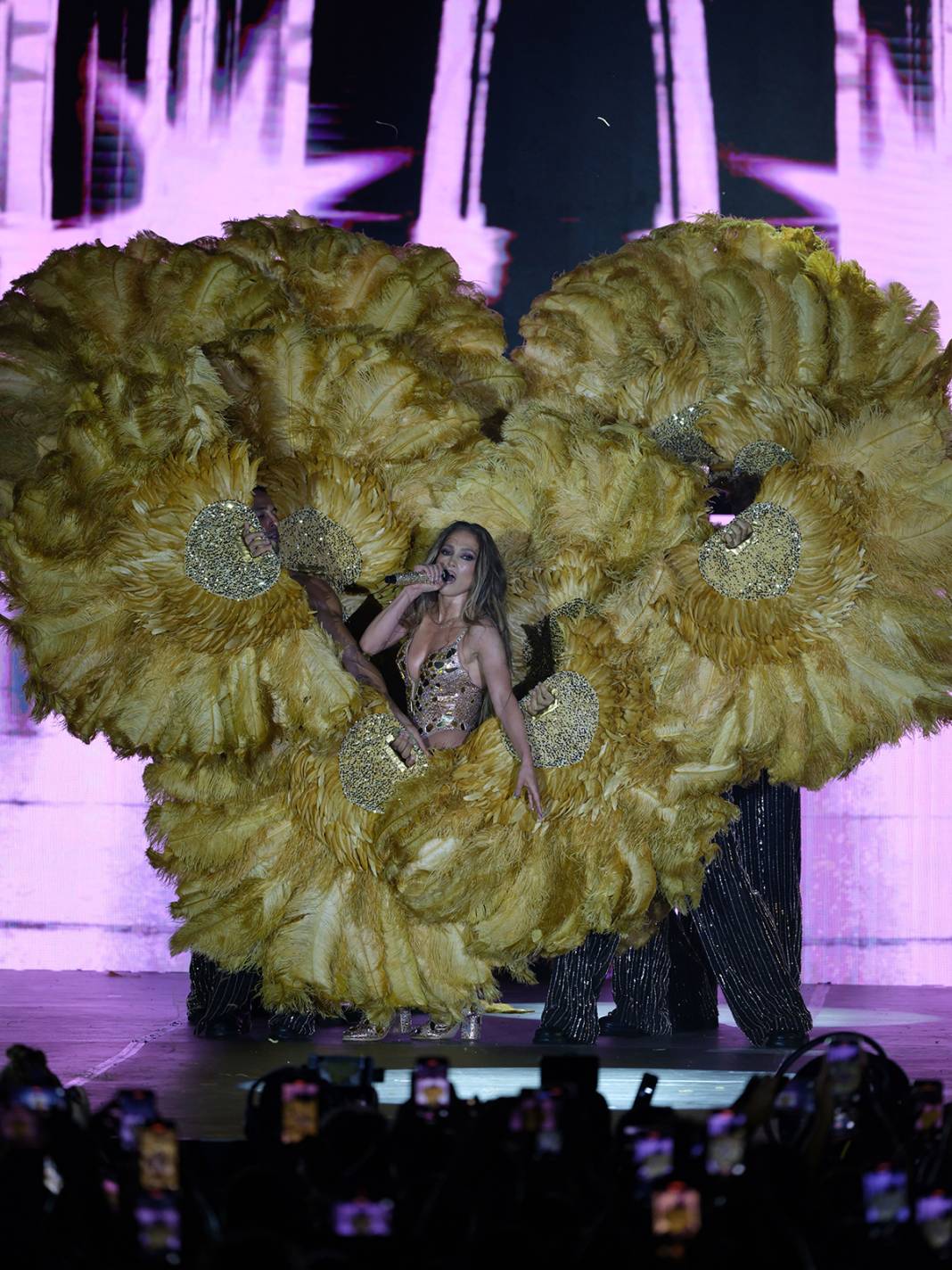 Jennifer Lopez Antalya’yı salladı: Göz kamaştıran performans! Doğum gününü sahnede kutladı 13